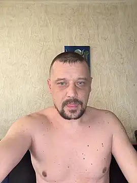 Snapshot of DanielOhCool chatting on 03.19.25 DanielOhCool online show from 03.19.25