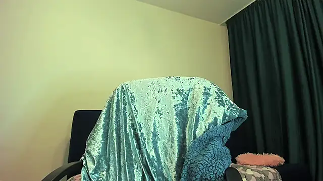 Angelaroberti3 online show from 12.16.24