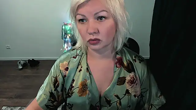 Angelaroberti3 online show from 12.19.25