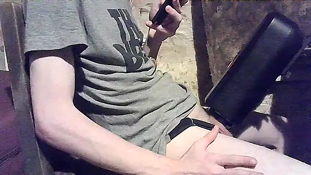 Snapshot of Babi_Kisi chatting on 12.20.24 Babi Kisi online show from 12.20.24