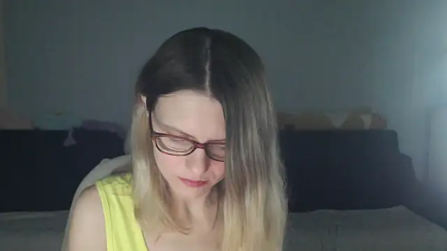 night is dark online show from 12.04.25