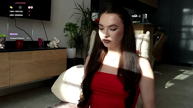 Snapshot of ibiddi chatting on 11.05.25 ibiddi online show from 11.05.25