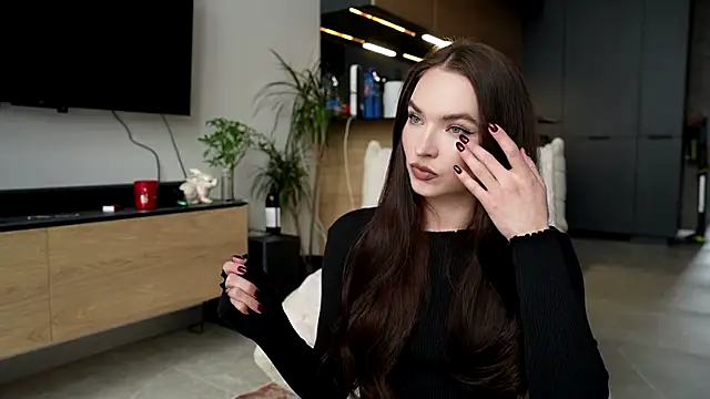 Snapshot of ibiddi chatting on 11.30.25 ibiddi online show from 11.30.25