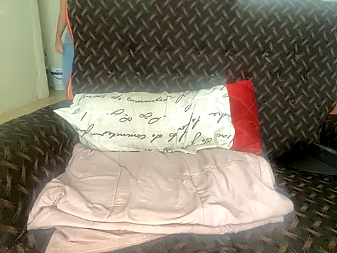 Snapshot of Wonderfulrose chatting on 10.03.25 Wonderfulrose online show from 10.03.25