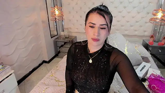 Snapshot of Nara_belen chatting on 03.08.25 Nara belen online show from 03.08.25