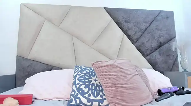 Bonnie Grace online show from 01.08.25