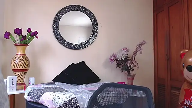 NicoleSantana online show from 02.24.26