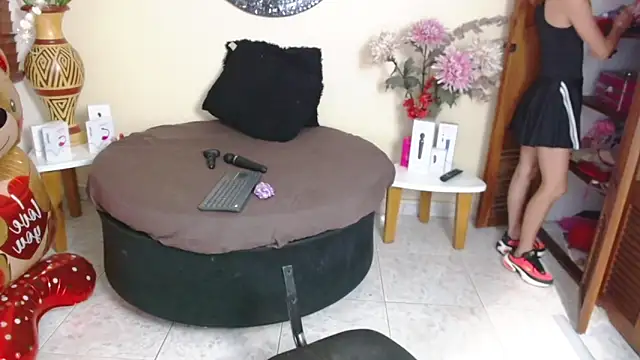 Snapshot of NicoleSantana chatting on 05.27.26 NicoleSantana online show from 05.27.26