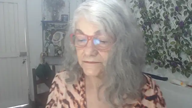 Snapshot of FunnyGrandma chatting on 02.23.26 FunnyGrandma online show from 02.23.26