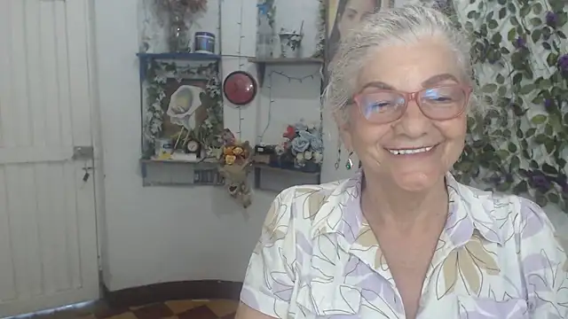 Snapshot of FunnyGrandma chatting on 03.16.26 FunnyGrandma online show from 03.16.26