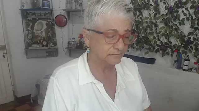 Snapshot of FunnyGrandma chatting on 03.23.26 FunnyGrandma online show from 03.23.26