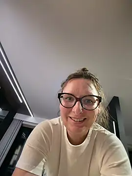 The Snowwhitee online show from 07.06.26