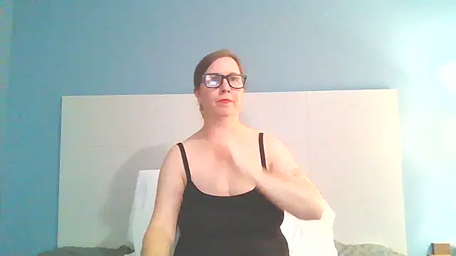 Snapshot of SweetandNaughty1 chatting on 02.18.25 SweetandNaughty1 online show from 02.18.25