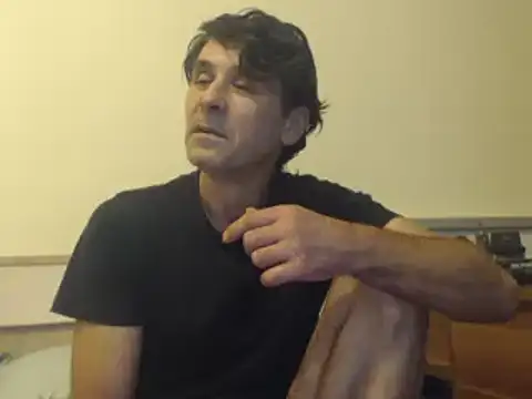 Snapshot of yvesstorm1 chatting on 01.04.25 yvesstorm1 online show from 01.04.25