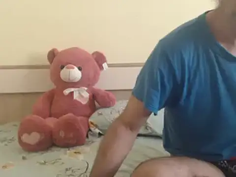 Snapshot of yvesstorm1 chatting on 03.19.25 yvesstorm1 online show from 03.19.25