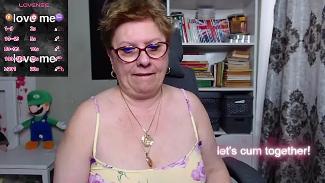 Snapshot of Mella4you chatting on 03.04.25 Mella4you online show from 03.04.25