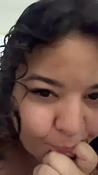 Snapshot of valentinny chatting on 10.11.25 valentinny online show from 10.11.25