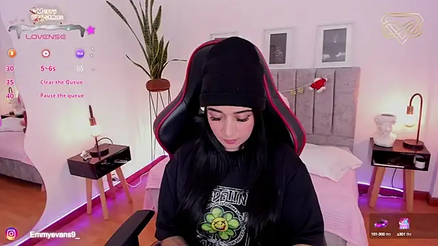 EmmyEvans1 online show from 12.16.24