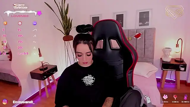 EmmyEvans1 online show from 12.18.24