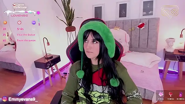 EmmyEvans1 online show from 12.24.24