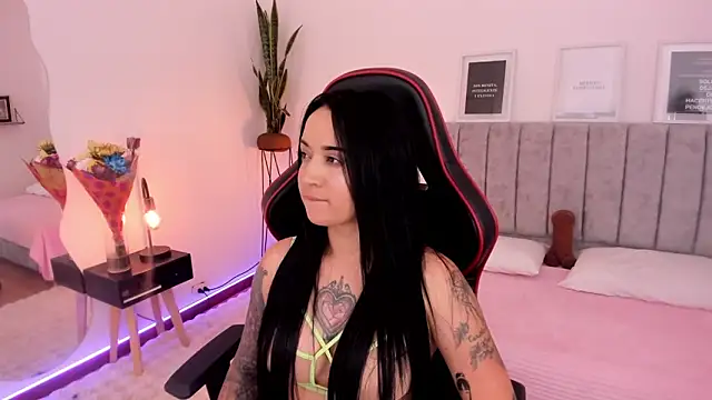 EmmyEvans1 online show from 03.12.25