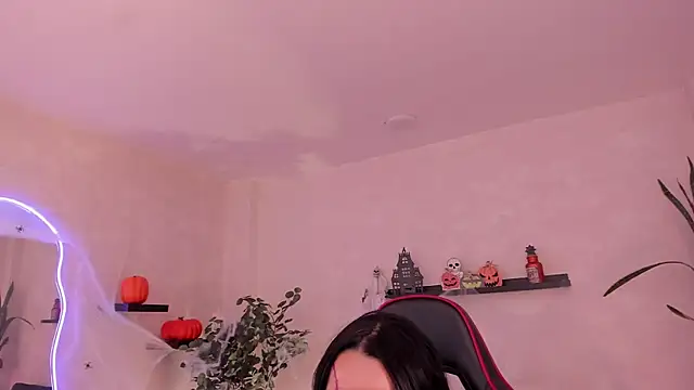 EmmyEvans1 online show from 10.02.25