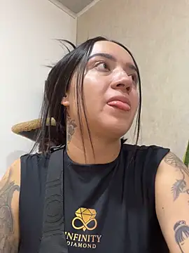 EmmyEvans1 online show from 12.16.25