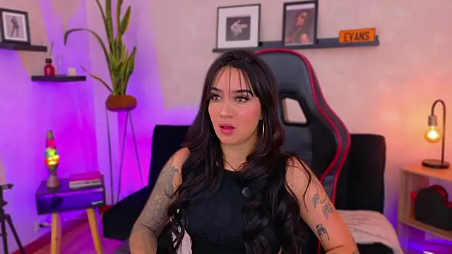 EmmyEvans1 online show from 02.05.26