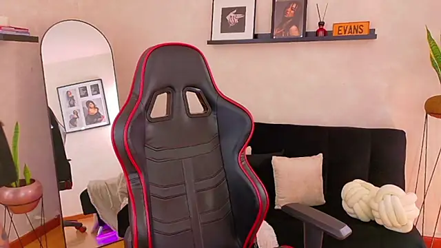 EmmyEvans1 online show from 02.26.26