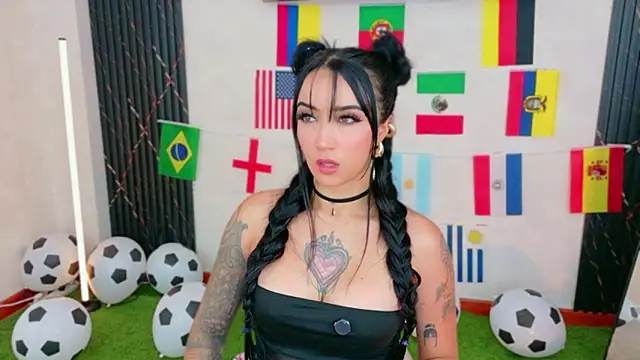 EmmyEvans1 online show from 06.19.26