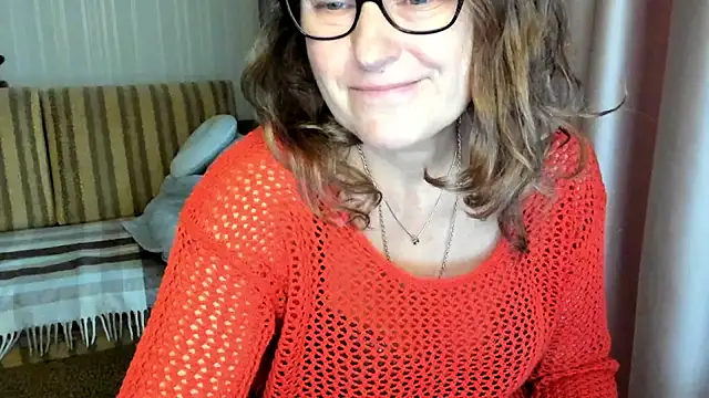 lauraoven online show from 10.31.25