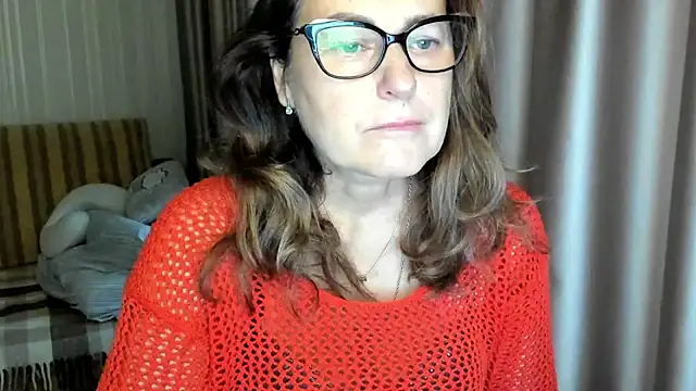 lauraoven online show from 11.06.25