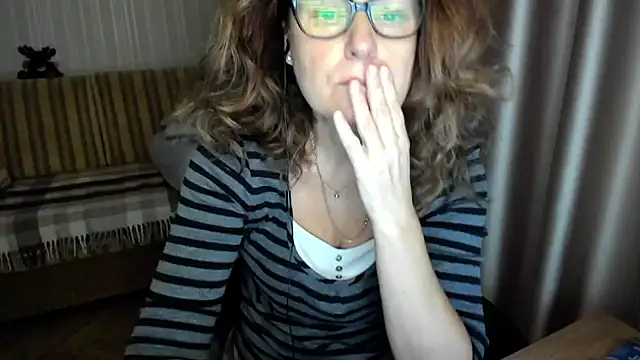 lauraoven online show from 11.28.25