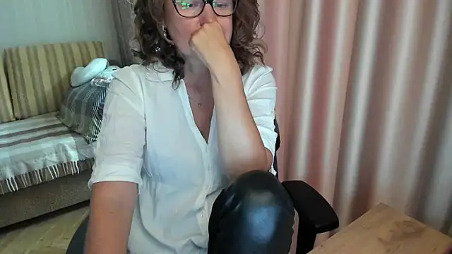 lauraoven online show from 07.20.26