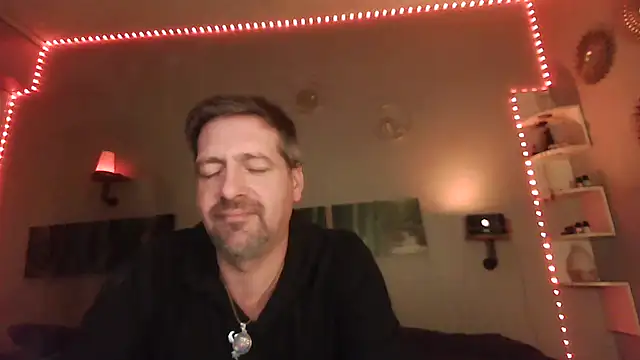 Snapshot of matrikes1 chatting on 12.13.24 matrikes1 online show from 12.13.24