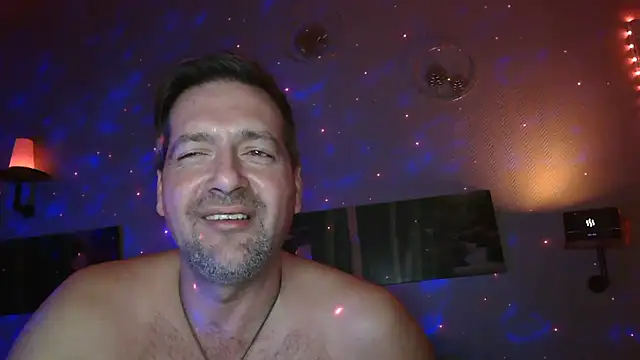 Snapshot of matrikes1 chatting on 12.14.24 matrikes1 online show from 12.14.24