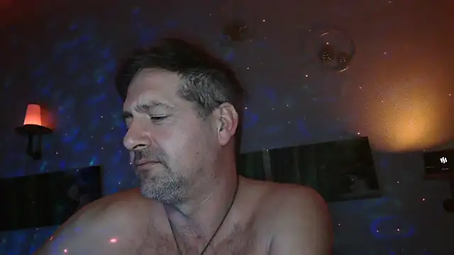 Snapshot of matrikes1 chatting on 12.15.24 matrikes1 online show from 12.15.24