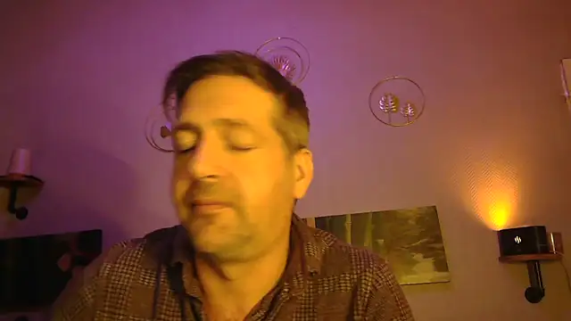 Snapshot of matrikes1 chatting on 12.15.24 matrikes1 online show from 12.15.24