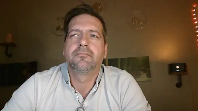 Snapshot of matrikes1 chatting on 12.21.24 matrikes1 online show from 12.21.24