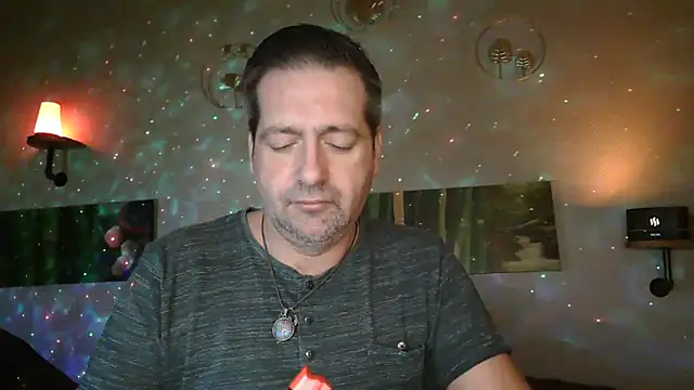 Snapshot of matrikes1 chatting on 12.23.24 matrikes1 online show from 12.23.24