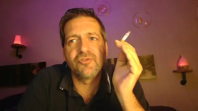 Snapshot of matrikes1 chatting on 12.27.24 matrikes1 online show from 12.27.24