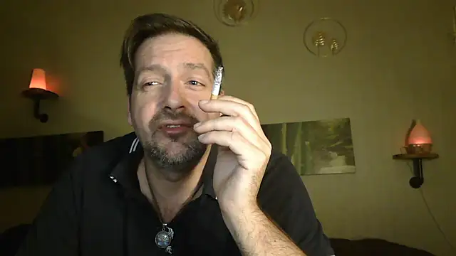 Snapshot of matrikes1 chatting on 12.28.24 matrikes1 online show from 12.28.24