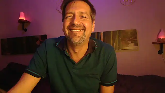 Snapshot of matrikes1 chatting on 12.29.24 matrikes1 online show from 12.29.24