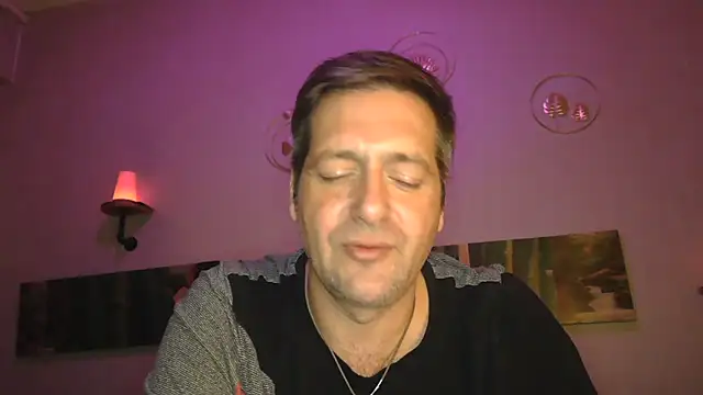 Snapshot of matrikes1 chatting on 01.13.25 matrikes1 online show from 01.13.25