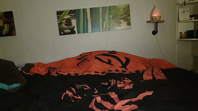 Snapshot of matrikes1 chatting on 01.25.25 matrikes1 online show from 01.25.25