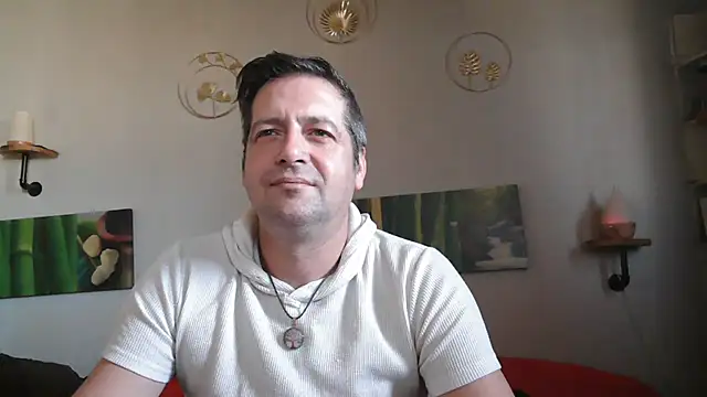 Snapshot of matrikes1 chatting on 01.26.25 matrikes1 online show from 01.26.25