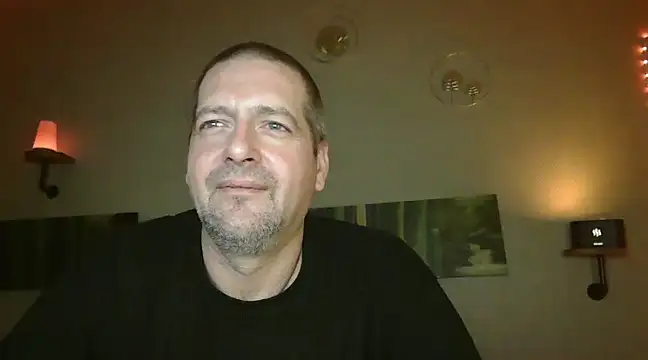 Snapshot of matrikes1 chatting on 02.08.25 matrikes1 online show from 02.08.25