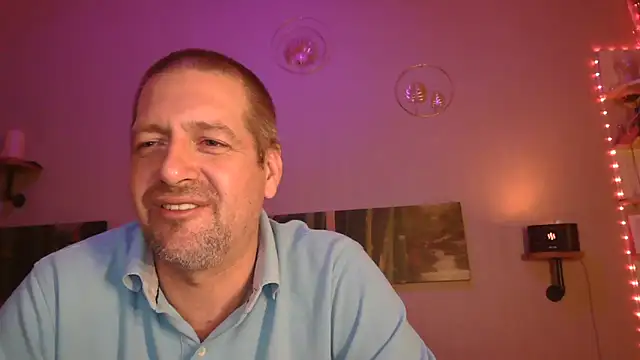 Snapshot of matrikes1 chatting on 02.14.25 matrikes1 online show from 02.14.25