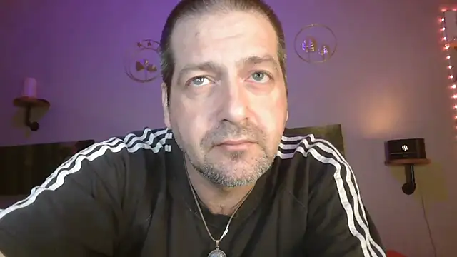 Snapshot of matrikes1 chatting on 02.17.25 matrikes1 online show from 02.17.25