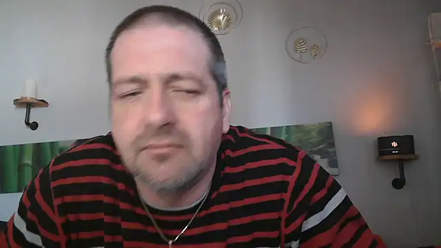 Snapshot of matrikes1 chatting on 02.19.25 matrikes1 online show from 02.19.25